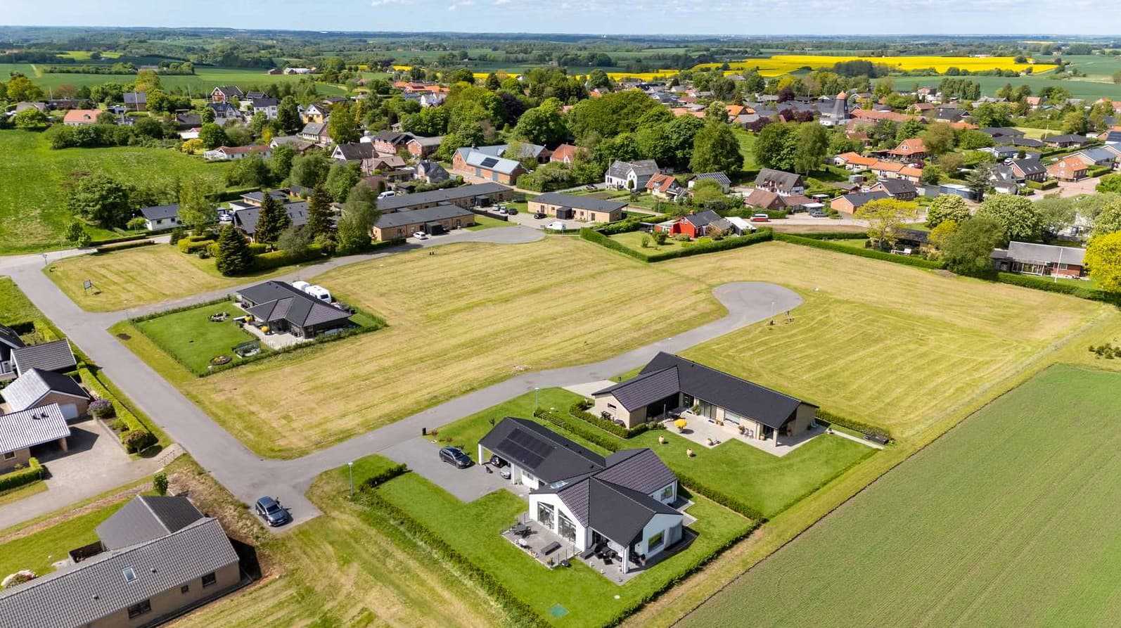Dronefoto af byggegrunde på Skovhavegård i Stouby