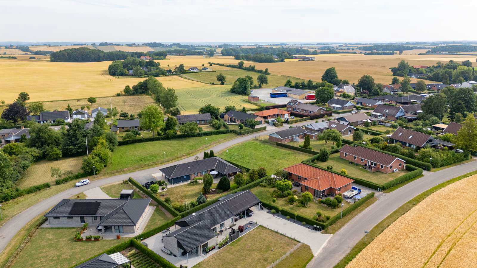 Dronefoto af byggegrund på Kirketoften i Rårup